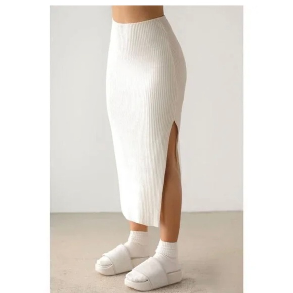 Joah Brown Side Slit Midi Skirt - Picture 2 of 3